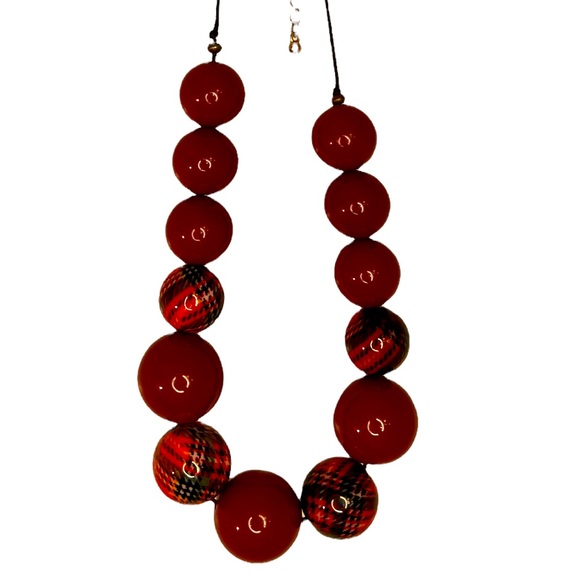 GORGEOUS RED PLAID LARGE BEADED NECKLACE - Picture 2 of 5